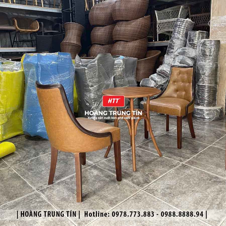 Bàn ghế cafe gỗ nệm cao cấp HTT02 - góc chụp khác tại xưởng