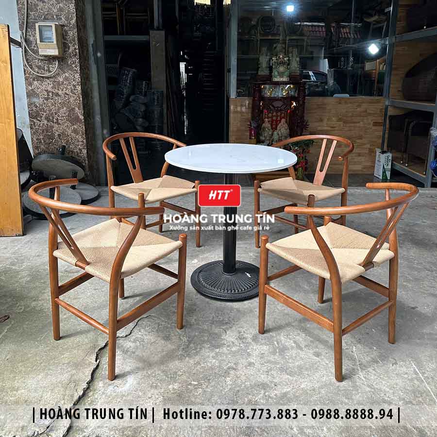 Bàn ghế cafe gỗ cao cấp HTT02 - góc chụp khác tại xưởng