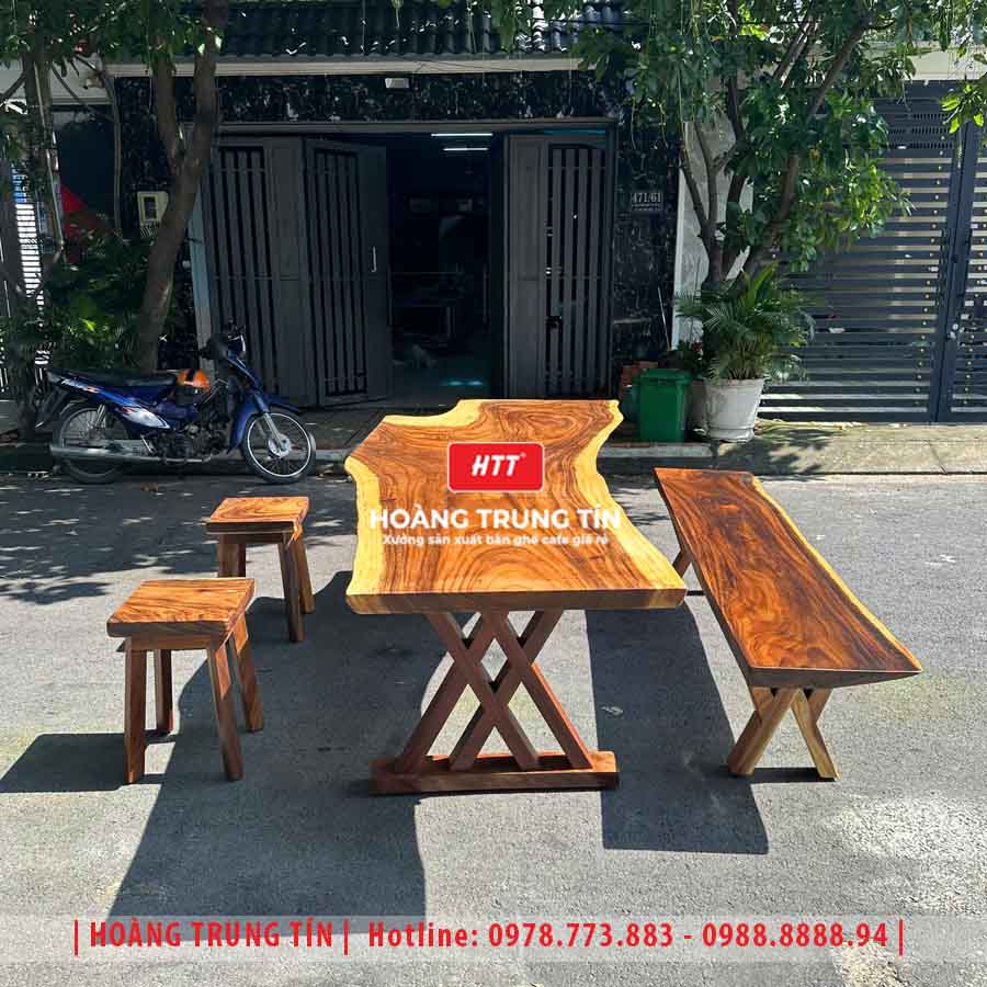 Bàn ghế cafe gỗ me tây ngoài trời HTT01 - góc chụp khác tại xưởng