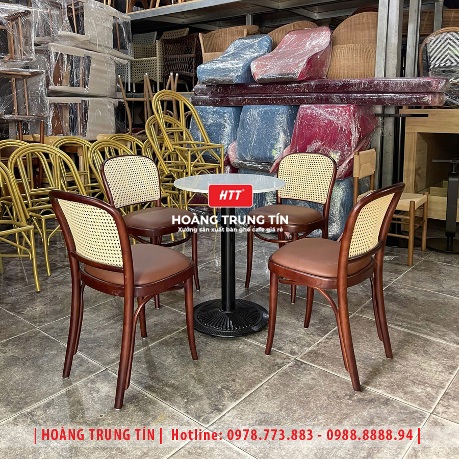 Bàn ghế cafe gỗ nệm HTT033 - góc chụp khác tại xưởng