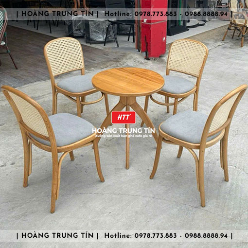 Bàn ghế cafe gỗ nệm HTT009 - góc chụp khác tại xưởng