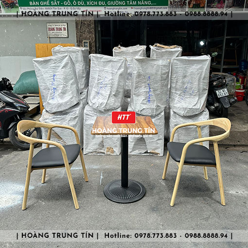 Chi tiết bàn ghế cafe gỗ nệm HTT006