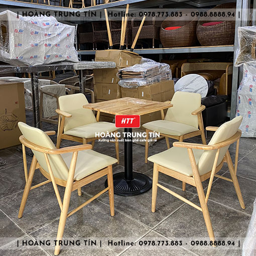 Bàn ghế cafe gỗ nệm HTT011 - góc chụp khác tại xưởng