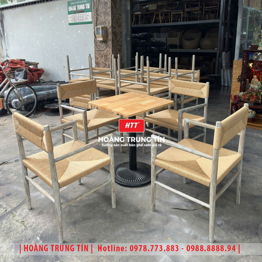 Bàn ghế cafe gỗ đan dây cói HTT-01 - góc chụp khác tại xưởng