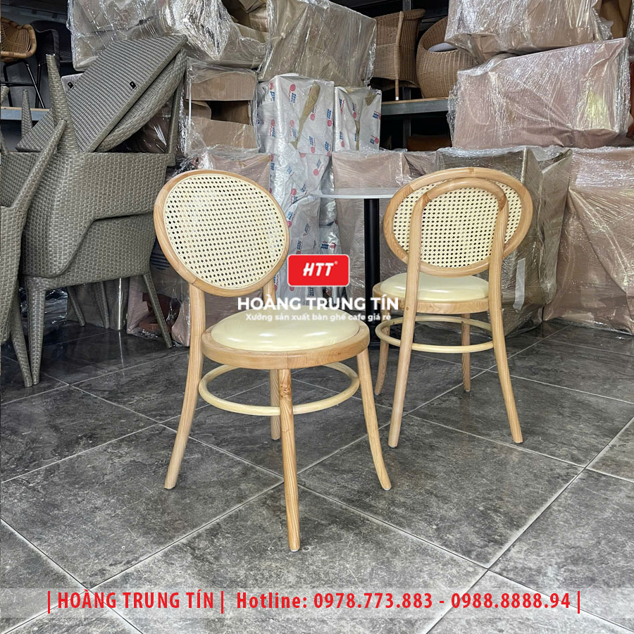 Bàn ghế cafe gỗ nệm HTT028 - góc chụp khác tại xưởng