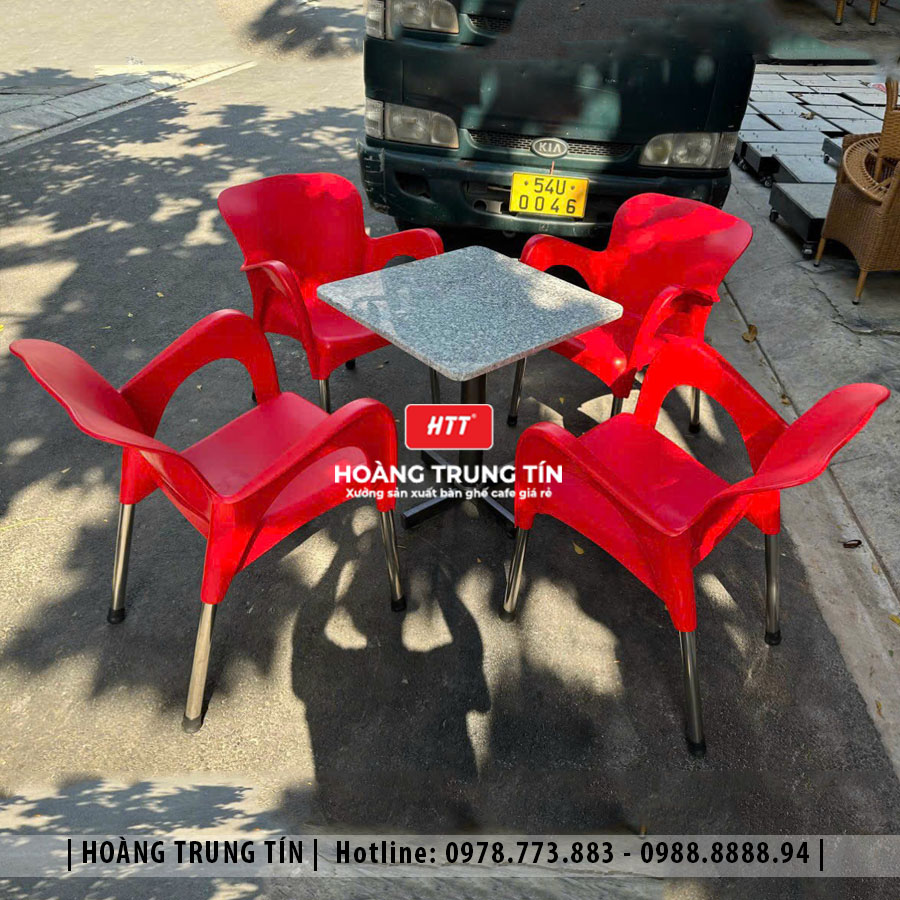 Bàn ghế cafe nhựa đúc ngoài trời HTT01