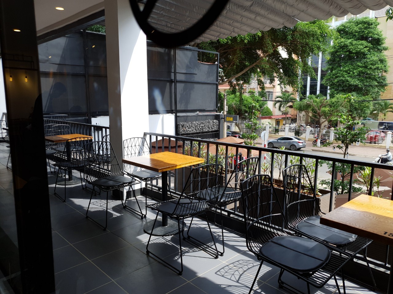BÀN GHẾ SẮT MỸ NGHỆ HTT-05