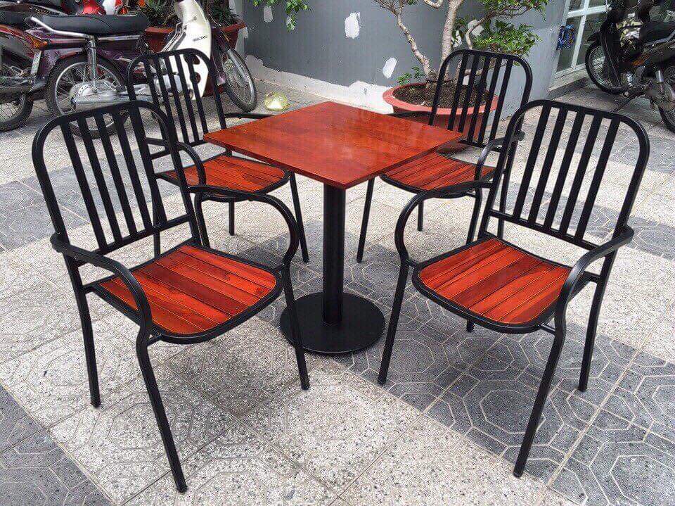 bàn ghế sắt HTT 2