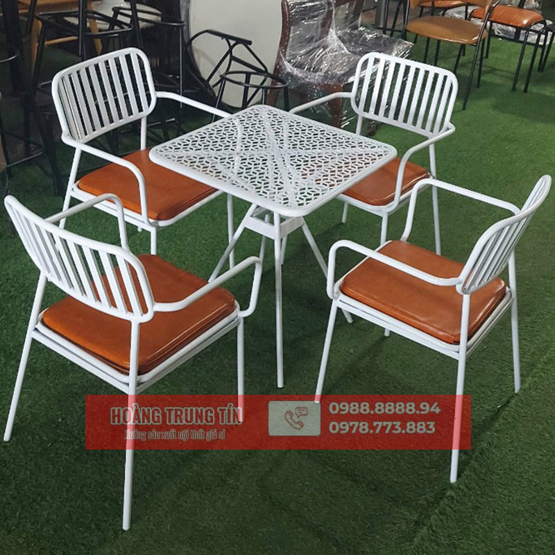 Bàn ghế sắt mỹ nghệ HTT-08