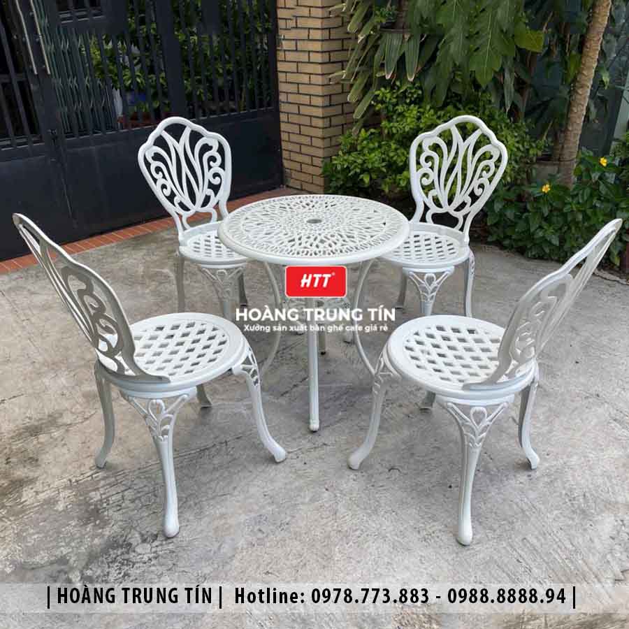 Bàn ghế sắt mỹ nghệ ngoài trời HTT01