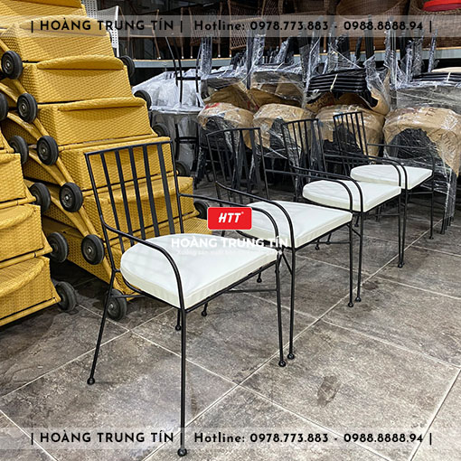 Bàn ghế cafe sắt HTT014