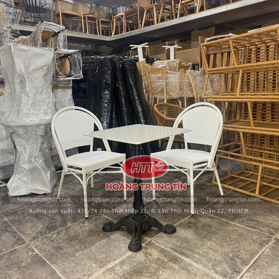 B&agrave;n ghế cafe nhựa giả m&acirc;y