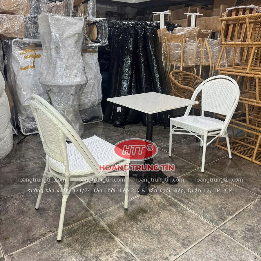 B&agrave;n ghế cafe nhựa giả m&acirc;y