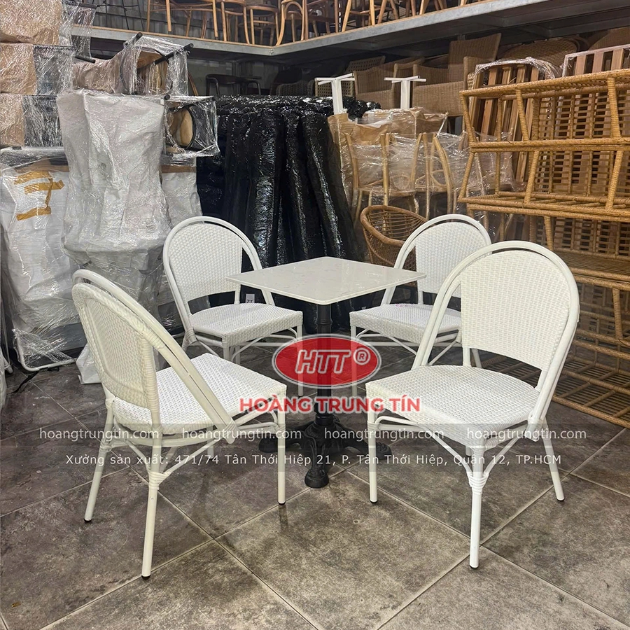 B&agrave;n ghế cafe nhựa giả m&acirc;y