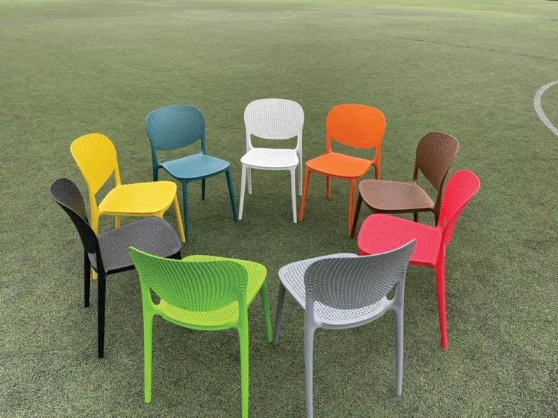 ghe-nhua-duc-nhap-khau