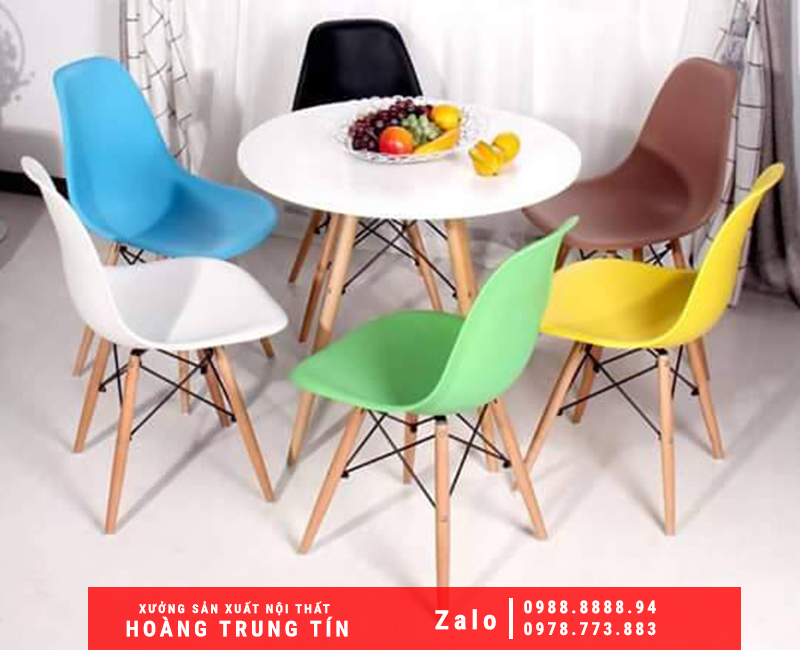 Bàn Ghế Nhựa Đúc Chân Gỗ Nhập Khẩu HTT001