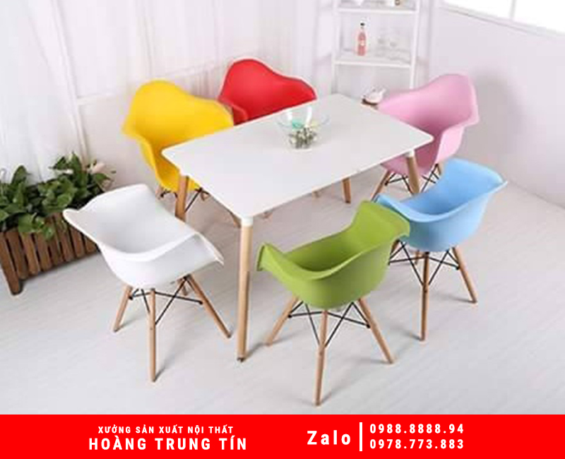 Bàn Ghế nhựa đúc chân gỗ nhập khẩu HTT016