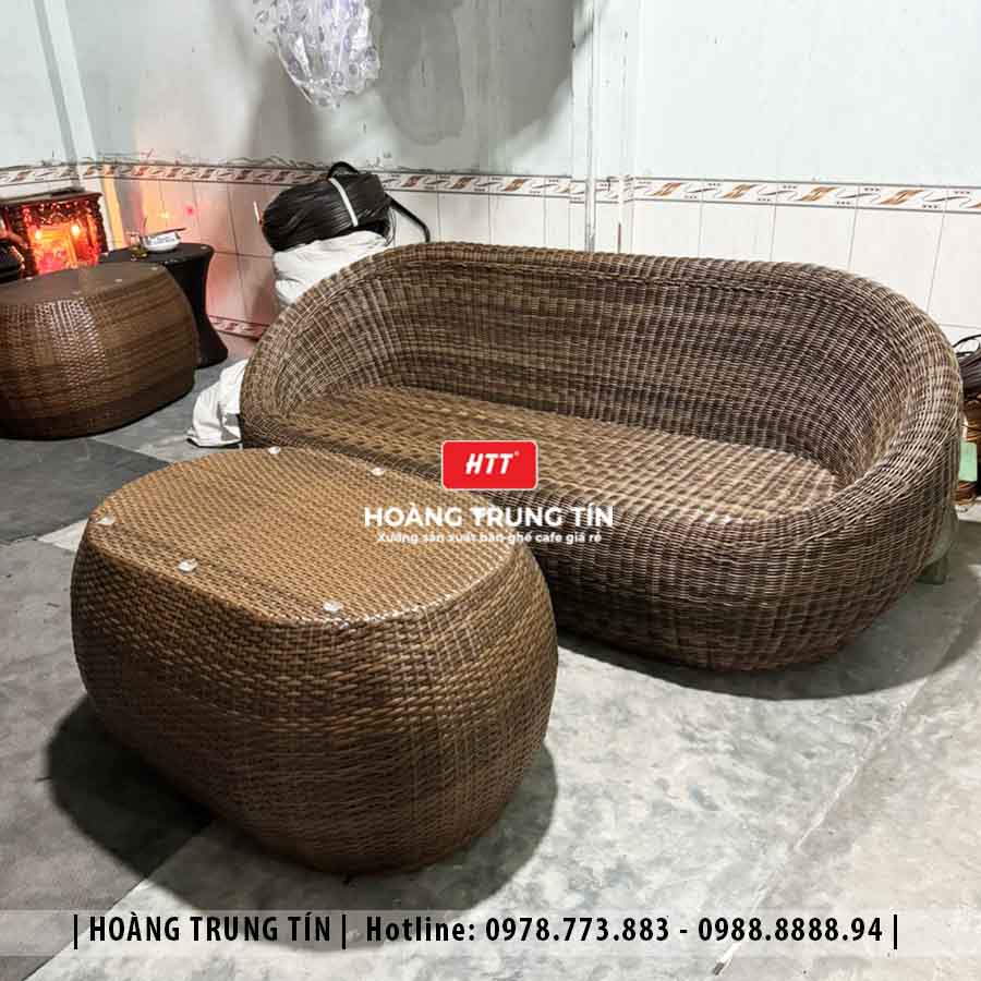 Bàn ghế trứng đan nhựa giả mây HTT04