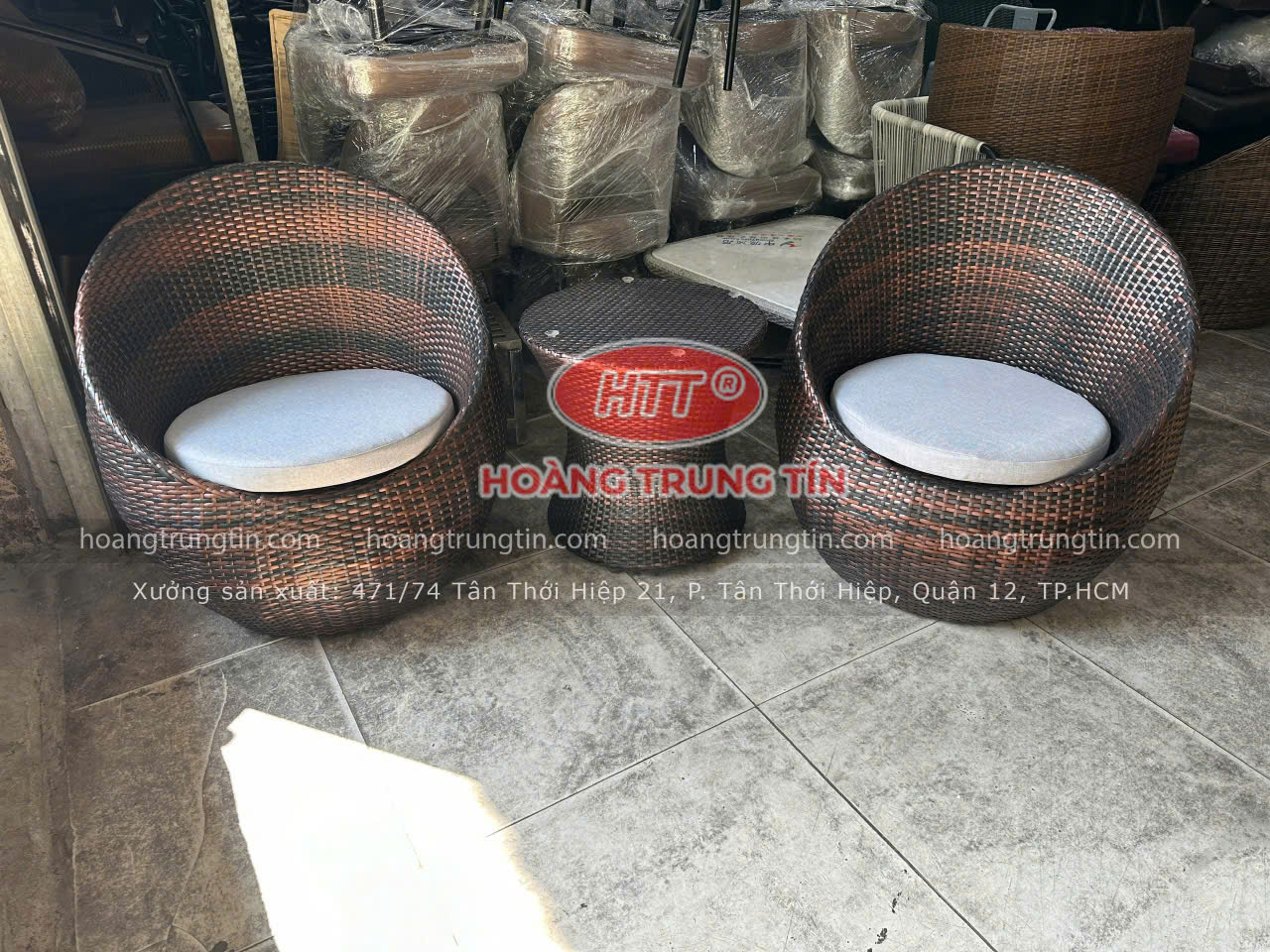 Bàn Ghế Trứng Đan Nhựa Giả Mây Màu Nâu Đậm