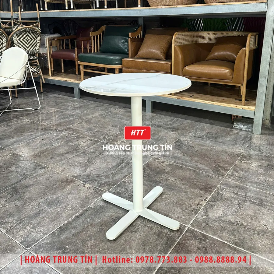 ban-cafe-chan-sat-mat-da-htt