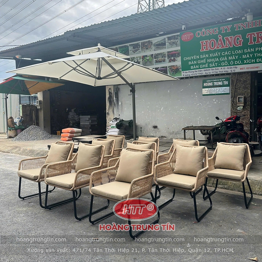 B&agrave;n ghế cafe đan d&acirc;y