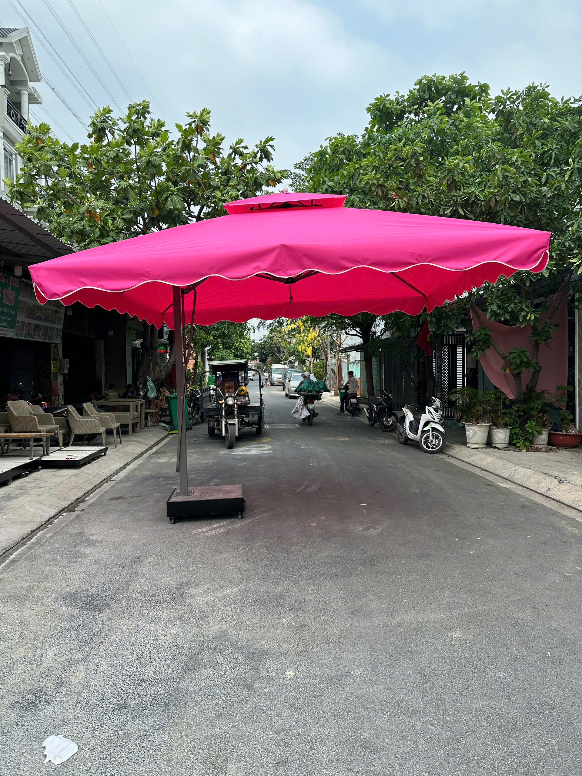 Dù cafe lệch tâm vuông 3m HTT02