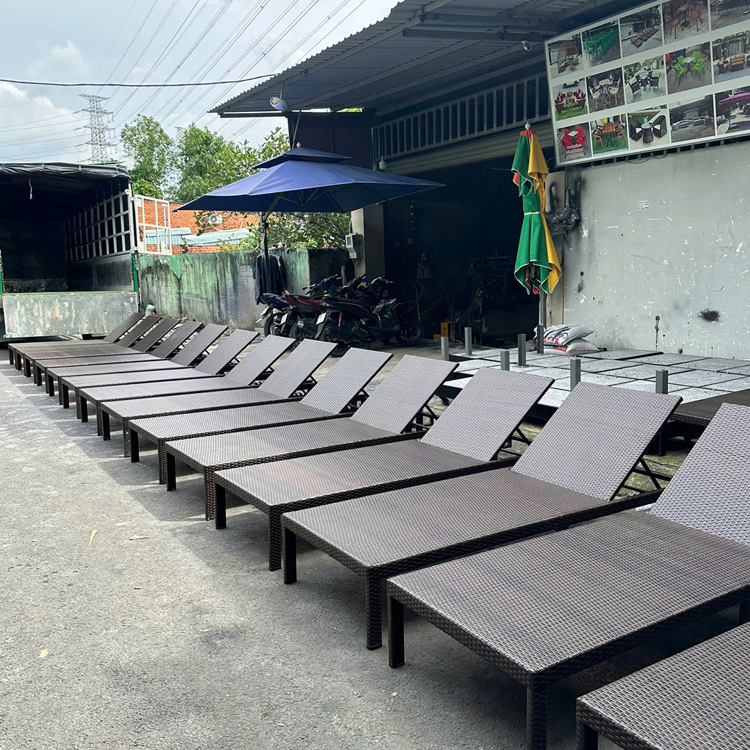 CẦN THANH LÝ GIƯỜNG TẮM NẮNG NHỰA MÂY
