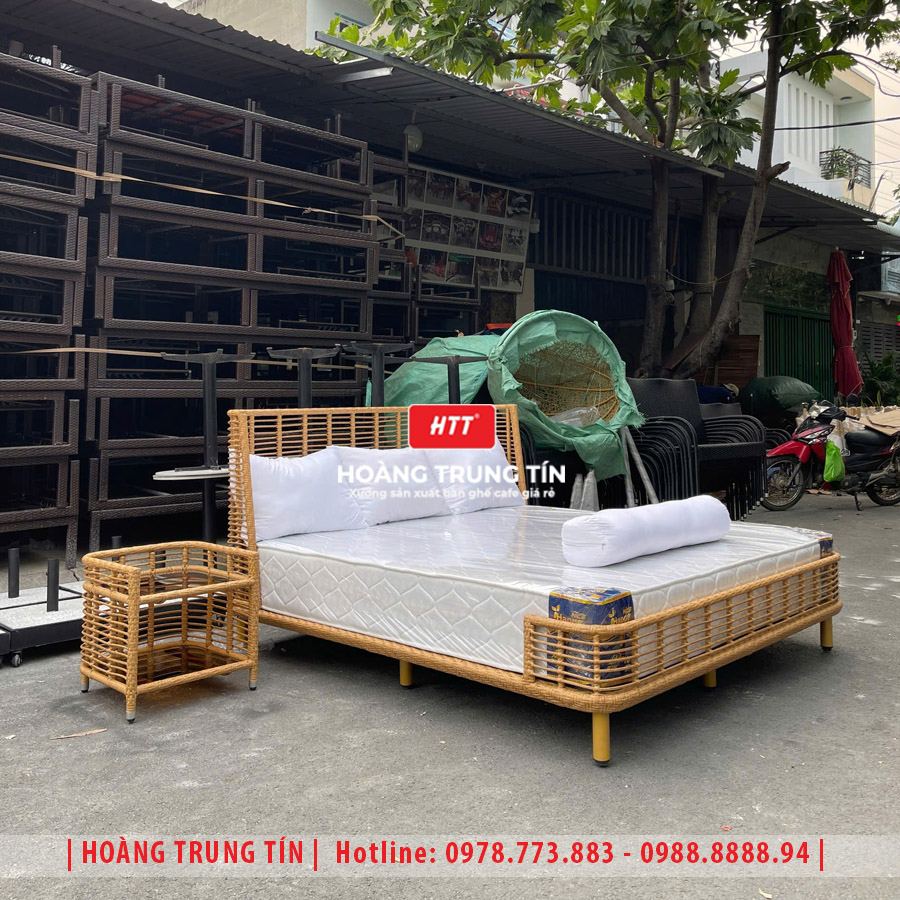 Giường ngủ đan nhựa giả mây HTT01