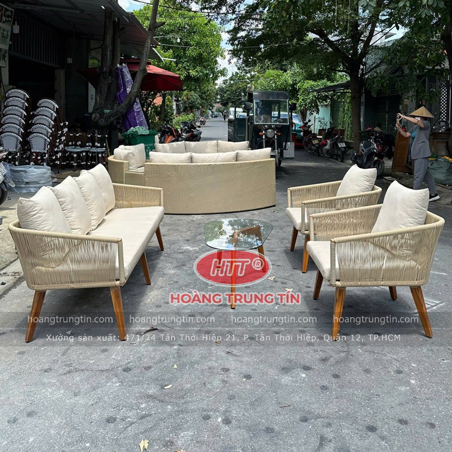 B&agrave;n ghế cafe resort giả m&acirc;y bố tr&iacute; s&acirc;n vườn 2026