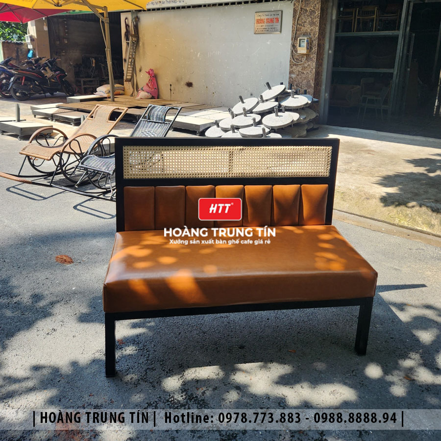 Sofa sắt nệm cafe HTT02