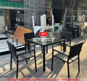 Bàn ghế nhà hàng đan nhựa mây HTT040