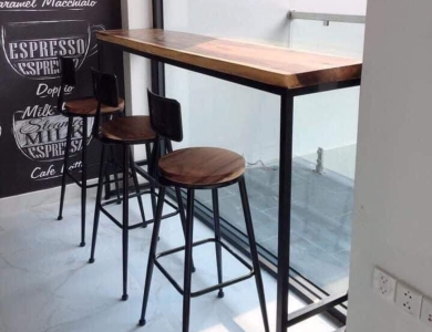 Trang trí quán chuẩn phong cách Âu – Mỹ với bàn ghế bar cà phê
