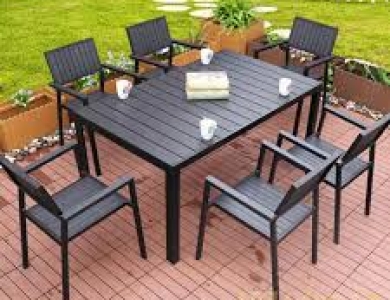 Bàn ghế quán nhậu thanh lý đẹp như mới, giá chỉ bằng một nửa