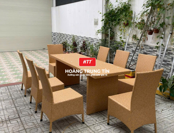 Bàn ghế nhà hàng đan nhựa mây HTT034