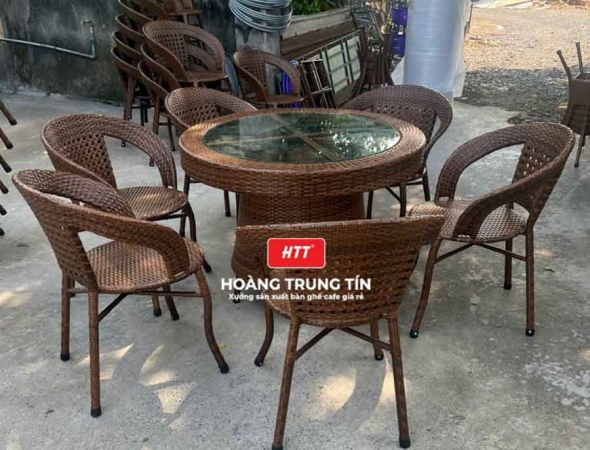 Bàn ghế nhà hàng đan nhựa mây HTT004