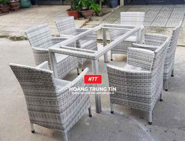 Bàn ghế nhà hàng đan nhựa mây HTT005