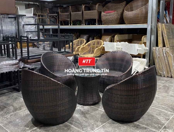 Bàn ghế sofa trứng đan nhựa mây HTT044