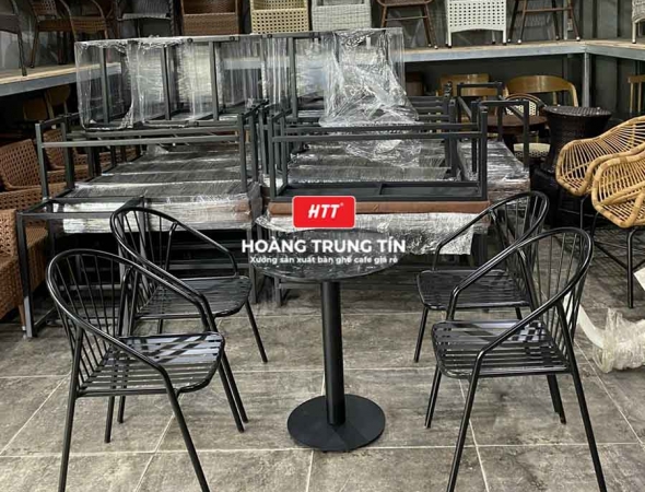 Bàn ghế cafe sắt ngoài trời HTT04