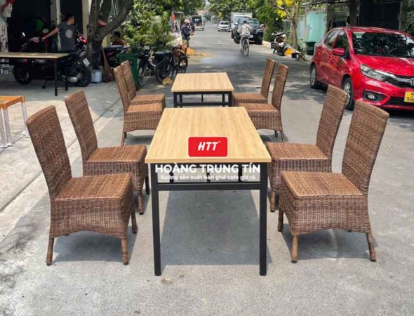 Bàn ghế nhà hàng đan nhựa mây HTT025