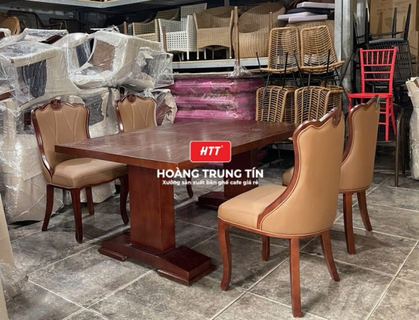 Bàn ghế nhà hàng gỗ nệm cao cấp HTT04