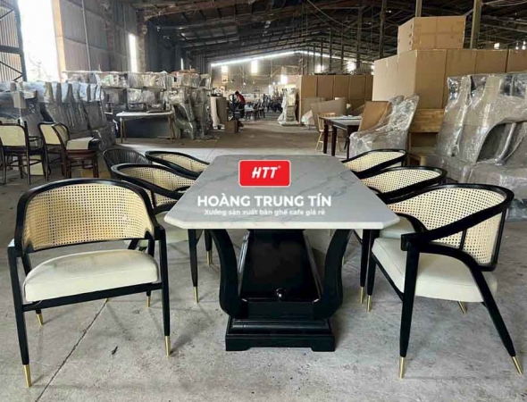 Bàn ghế ăn gỗ nệm cao cấp HTT11