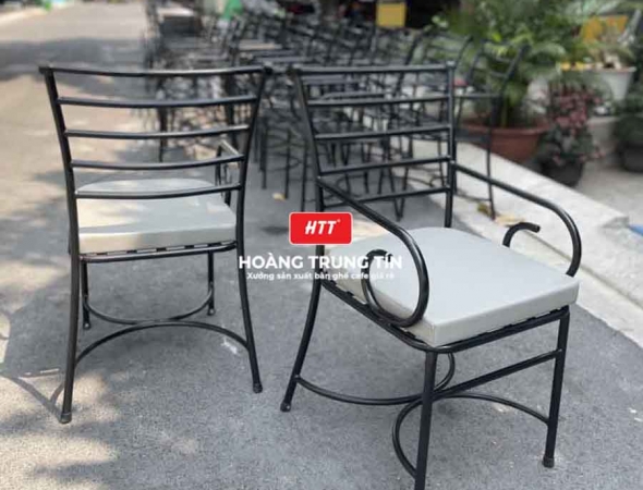 Bàn ghế cafe sắt ngoài trời HTT13