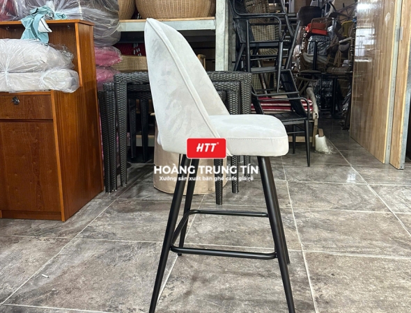 Bàn ghế bar sắt nệm HTT02