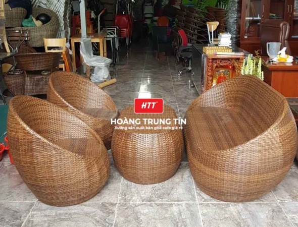 Bàn ghế sofa trứng đan nhựa mây HTT043