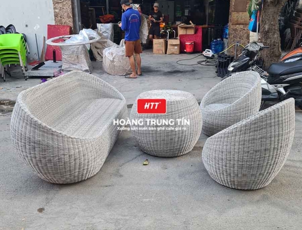 Bàn ghế sofa trứng đan nhựa mây HTT045