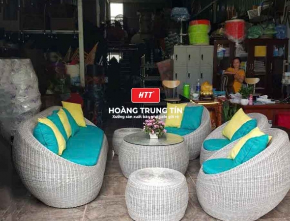 Bàn ghế sofa trứng đan nhựa mây HTT004