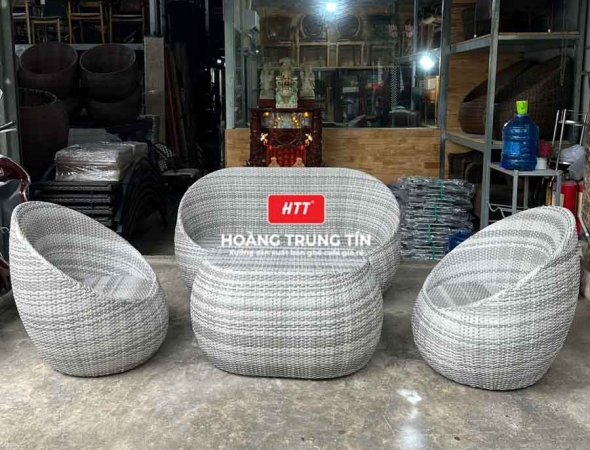 Bàn ghế sofa trứng đan nhựa mây HTT019