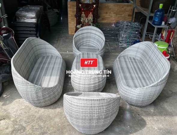 Bàn ghế sofa trứng đan nhựa mây HTT019