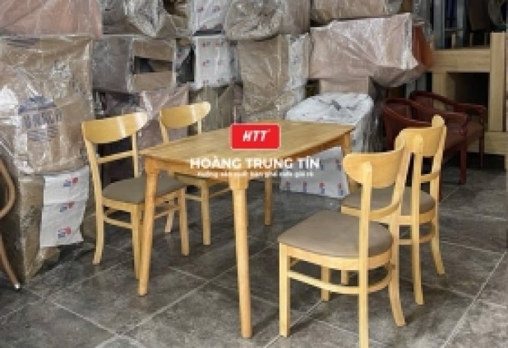 Mẫu bàn ghế gỗ quán nhậu độc đáo giúp quán luôn đông khách