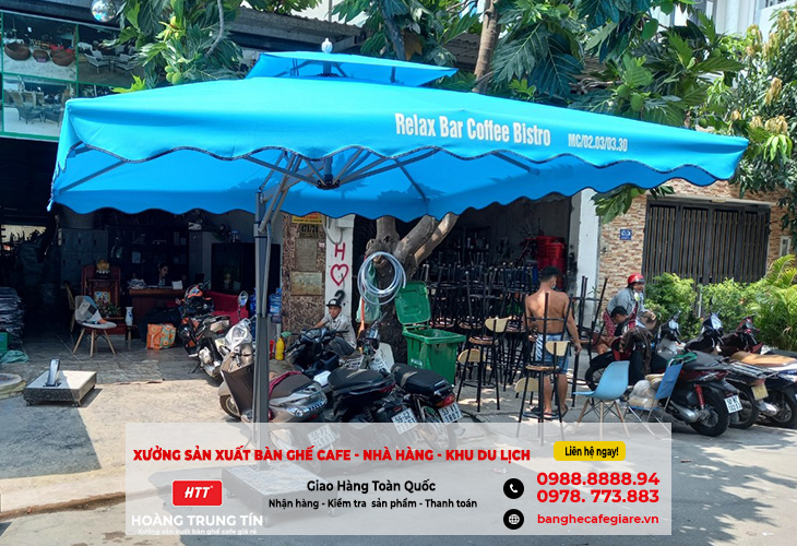 Hình ảnh chiếc dù che nắng thường thấy tại quán cafe ở Kon Tum